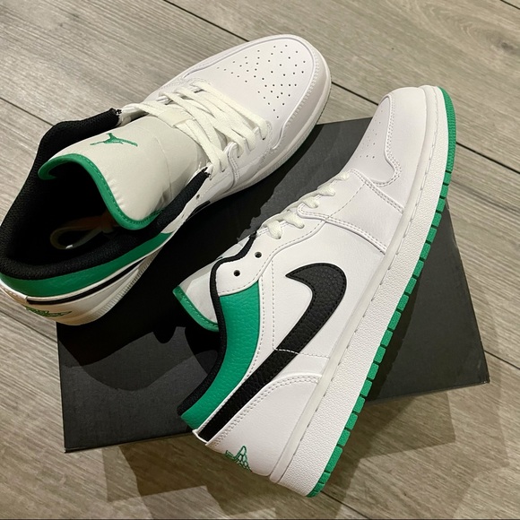 Air Jordan 1 Low Men’s Stadium Green - Picture 7 of 8